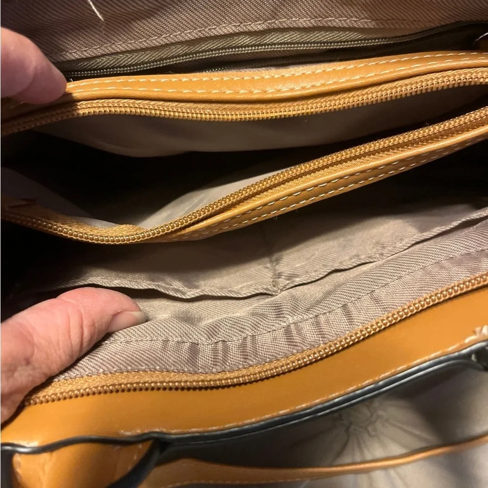 Purse - Picture 4 of 6